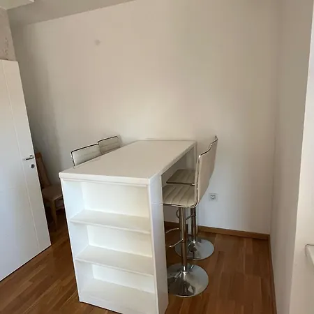 Urban Nest Detelinara Free Public Parking Apartman Újvidék