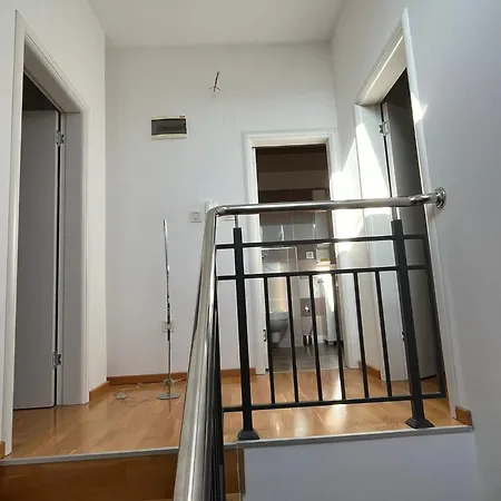 Urban Nest Detelinara Free Public Parking Apartman