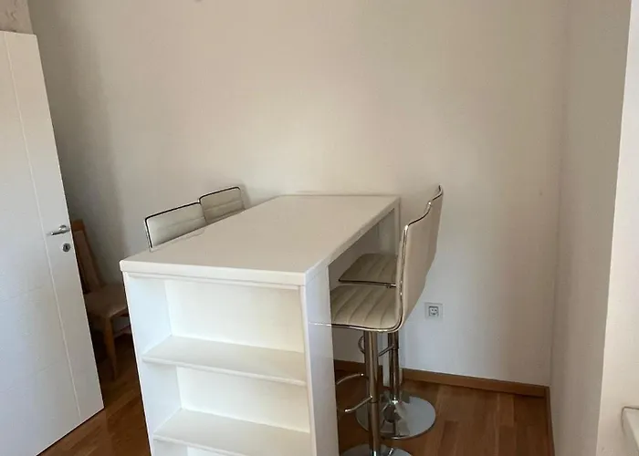 Urban Nest Detelinara Free Public Parking Daire Novi Sad